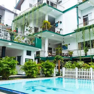 https://kandy-riverside-villa.kandyhotelsnow.com