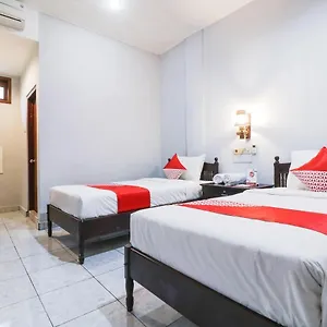 Hotel Oyo 2411 Taman Mekar 2